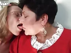 Əyləncəli filmlər horny nənə lesbian